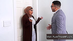 CHEATING THICK EGYPTIAN MILF TAKES DICK WHILE HER MAN IS AT WORK