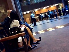 Candid Asian Business Lady Feet Shoeplay Dangling in Pumps