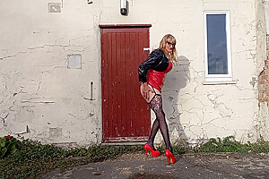Cd Posing And Pissing Outdoors