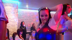 Cfnm Babes Get Fingered