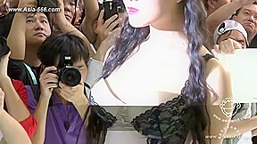 Chinese model in sexy lingerie show 22