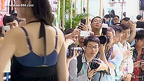 Chinese model in sexy lingerie show 22