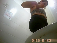 Chubby Italian lady pees and cleans up