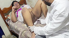 Clandestine Gynecologist Meets His Hot Patient And Makes Her Cum In A Jet