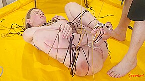 Cock jerking BDSM babe on her knees