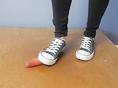 Converse cockcrush and shoejob with cumshot