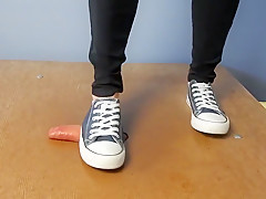Converse cockcrush and shoejob with cumshot