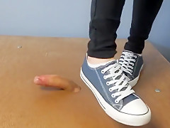 Converse cockcrush and shoejob with cumshot