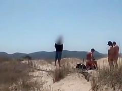 Couple Split by Strangers on a Nude Beach- Free HD Porn 74 es