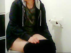 Cunada WC toilet spy