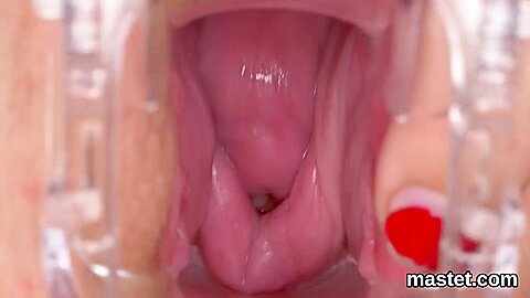 Czech Teenie Stretches Her Slim Hole To The Biza