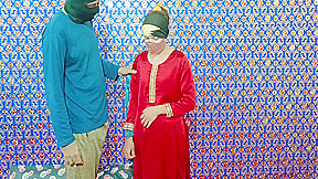 Darji Ne Khobsorat Larki Ko Suit Salai K Bahanay Choda