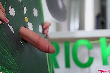 Decorating For A St Pattys Party With Braylin Bailey