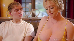 Dee Williams In Sucks Huge Cock