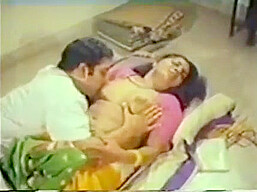 Desi Aunty With Big Boobs Xxx Porn House Wife Saree Sex With Neighbor