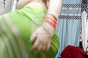 Desi Bhabhi Nude Show At 300