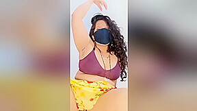 Desi Indian Aunty Ki Jawani Kya Mast Figure And Dirty Talks