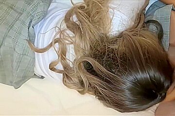 Dos Putitas Estudiantes Se Cogen A Su Maestro Para Pasar De Ano Trio Casero Con Colegialas Caliente
