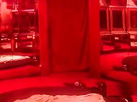 Echte PeeShow in deutschem PornoKino vor vielen Typen