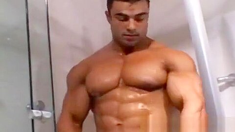 Eduardo jerks off in the shower