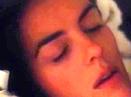 Elizabeth Hurley, Louise Delamere - Shameless (1995)