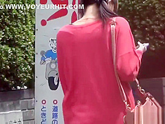 Fetish asian slut peeing in street