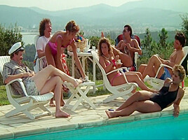 Filles Sexy On Se Calme Et On Boit Frais A St Trop
