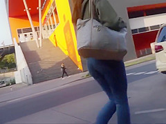 Follow that ass