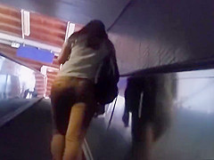 Follow that ass