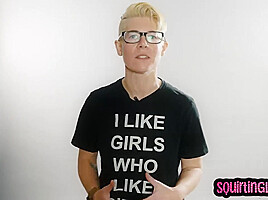 Foot fetish dykes enjoy tribbing and pussyfingering sex