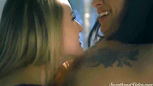 GIRLS KISSING GIRLS, PEEPING WIFEY