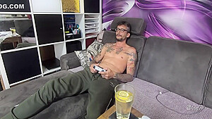 Gamer Vs Girl - Dispute Ends In Hardcore Sex - Shaving Lingerie Anal Cum - Gamer Girl