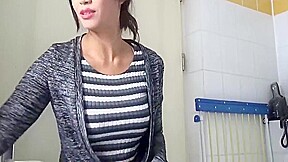 Geil im badezimmer gefickt
