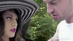 Gets Tight Pussy Serviced With Aida Sweet