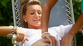 Glam ho fingered by lez