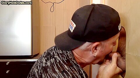 Gloryhole BJ loving gaydaddy sucks cock in amateur video