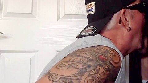 Gloryhole Mature Gay Swallowing Cum After Long Sucking