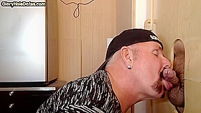 Gloryhole gaydaddy sucks BFs cock in homemade private video