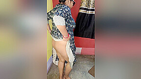 Gorgeous Indian Young Step mother Pissing Herself On The Green Pot