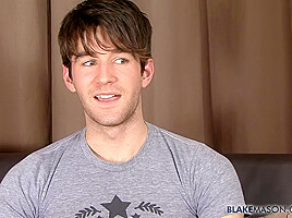 Gorgeous Woody Fox Beats His Meat