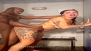 Gostosa Tatuada Dando Gostoso Pro Negao