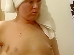 HIDDEN SPY SHOWER quick titty close up