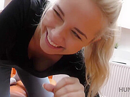 HUNT4K  Blonde stops fighting with BF because stranger gives money
