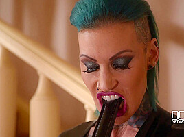 Hardcore Rotterdam - Tattooed Babe Crams Twat With Huge Dildo - PornWorld