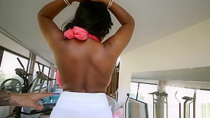 Hooters ebony babe fucked