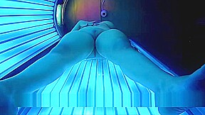 Horny Girl with big natural tits on Solarium mastubating