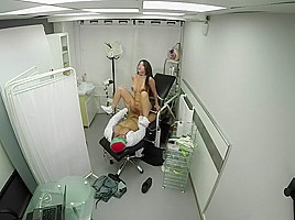 Horny patient gets drilled by the gynecologist