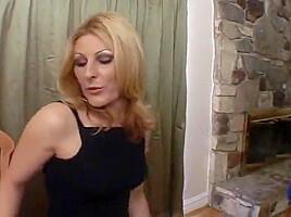 Hot Blonde Whore With Shaved Pussy And Perky Tits Gets Filled With Cock