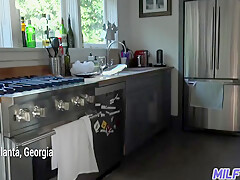 Hot Body Step mom