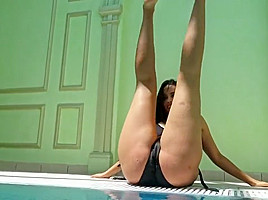 Hot Columbian Andreina De Luxe shows big ass